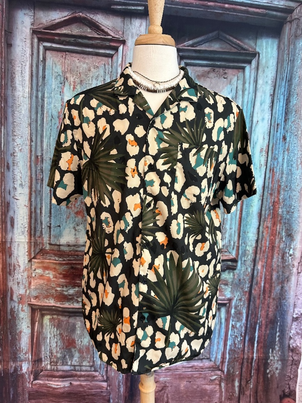 Negative Space Hawaiian shirt Size Large Green